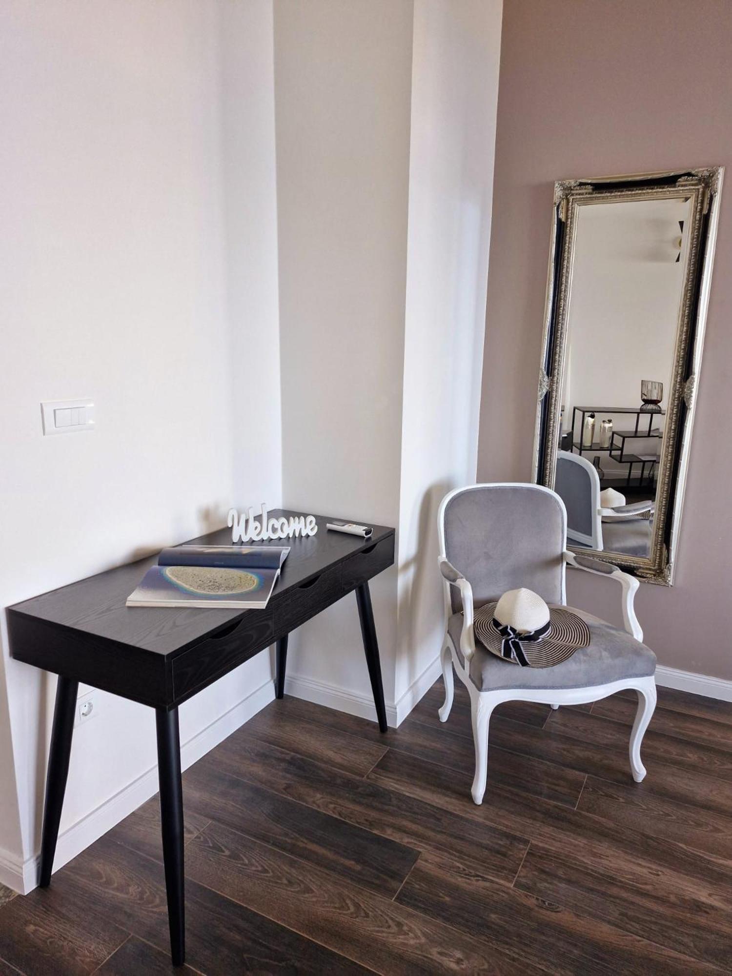 Sea View Luxury Apart Hotel Villa Conte With Swiming Pool And Romantic Spa Podstrana Exterior photo